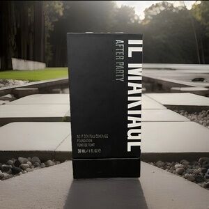 IL MAKIAGE After Party Foundation in Black